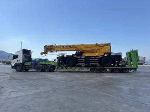 รถบรรทุกเครื่องจักร